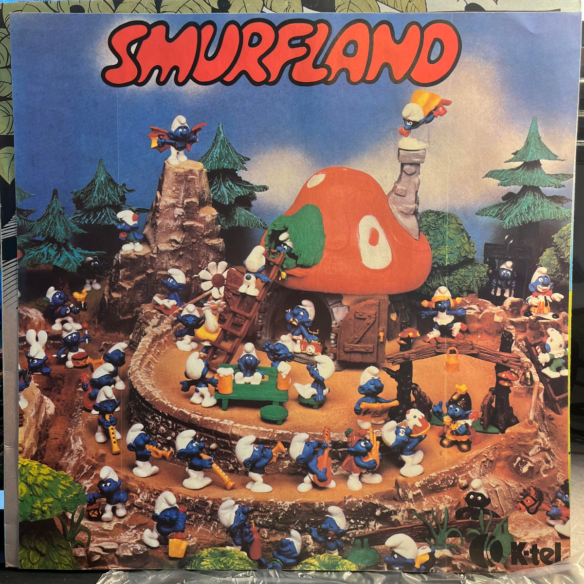 The Smurfs (2) - The Smurfs All Star Show *NEW ZEALAND* | Near Mint (NM) Near Mint (NM)-The Happy Cap