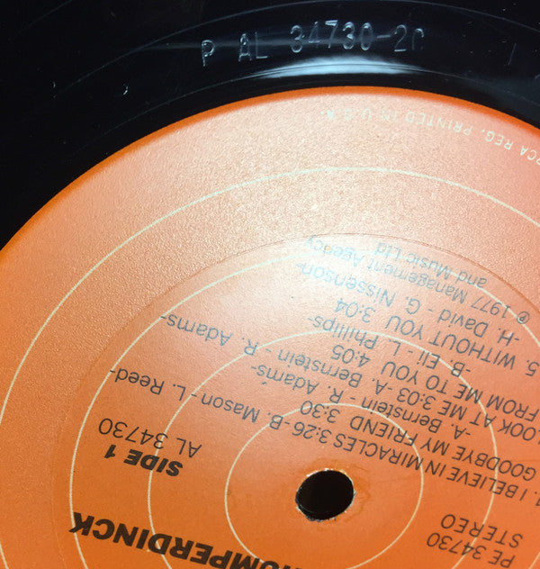 Engelbert Humperdinck - Miracles By Engelbert Humperdinck | Near Mint (NM) Near Mint (NM)-The Happy Cap